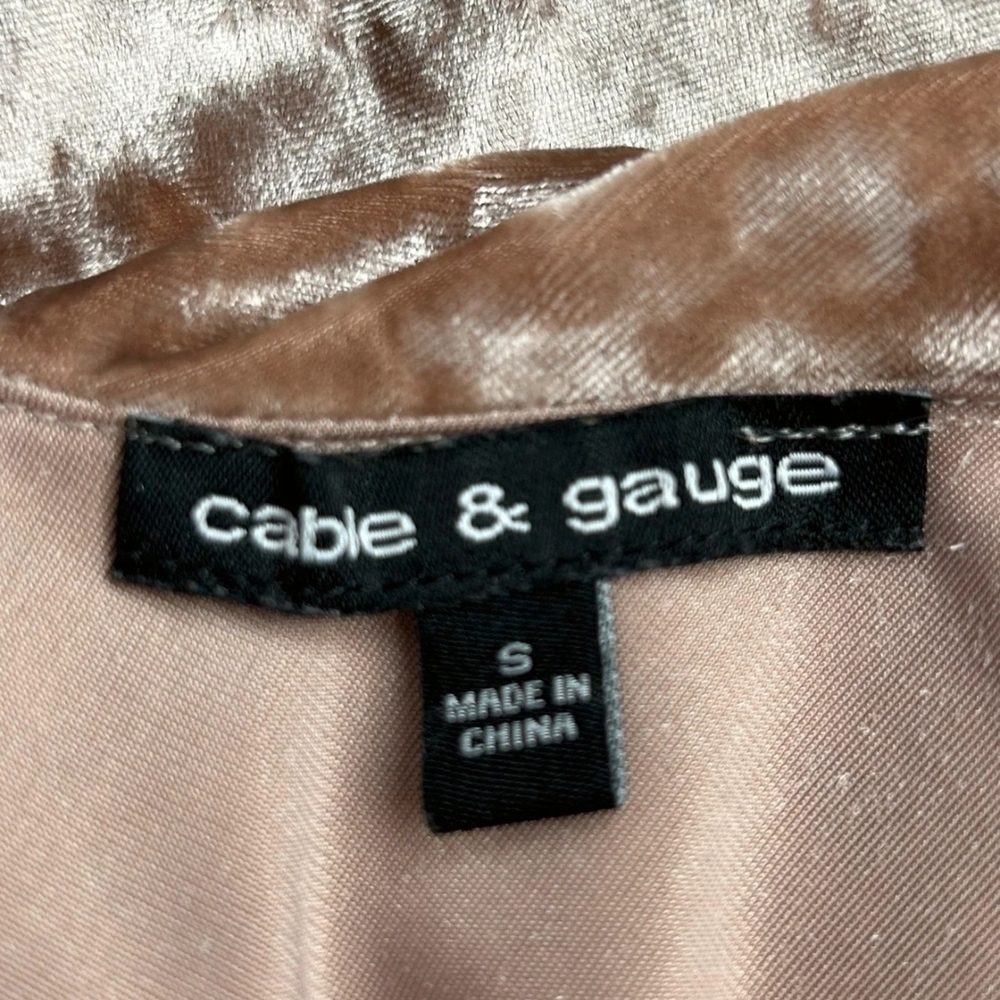 🛍 5/$25🛍Cable & Gauge Brown and Champagne Crushed Velvet Cold-Shoulder Top - Picture 3 of 4